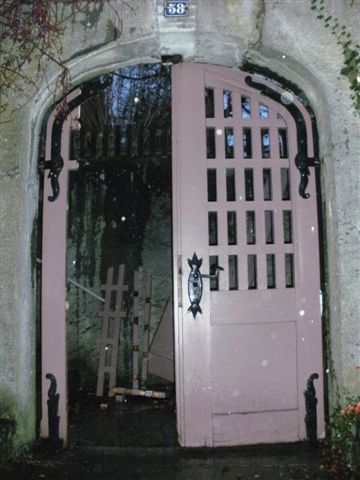 Doppelflügelige Tür alt