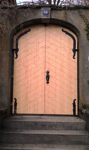 Doppelflügelige Tür neu